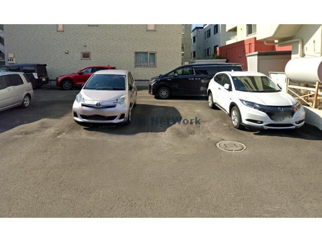 e-one　イーワンの物件外観写真