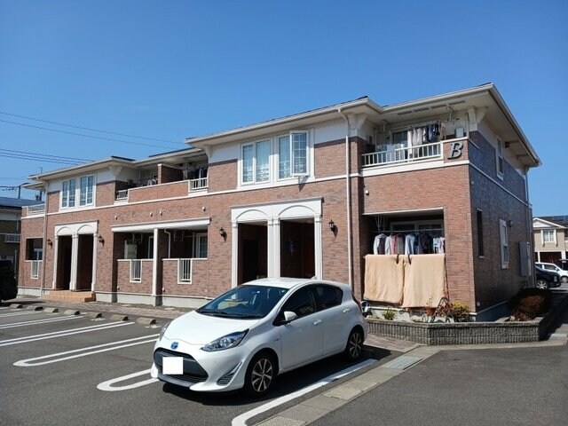 サン　グレイスＢの物件外観写真