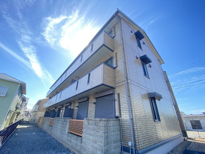 フレブラースの物件外観写真