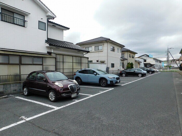 ロイヤルパレス新倉　B棟の物件外観写真