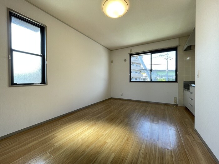 ロイヤルパレス新倉　B棟の物件内観写真