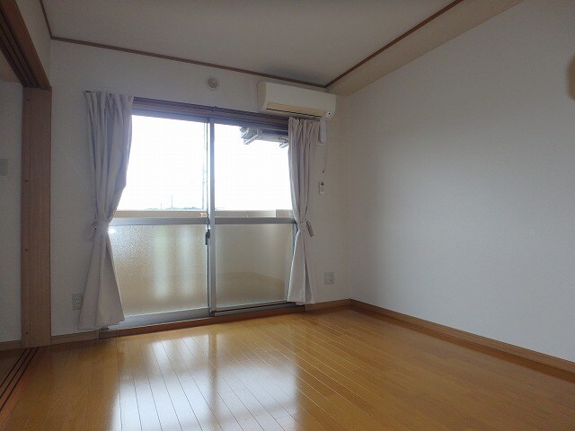 ユーミー川辺の物件内観写真