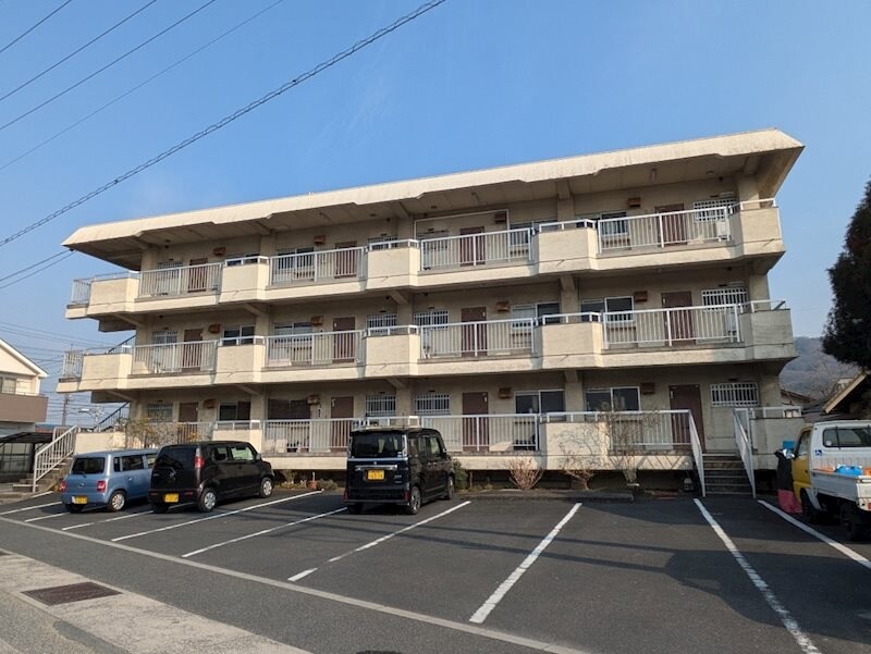 間野マンションの物件外観写真