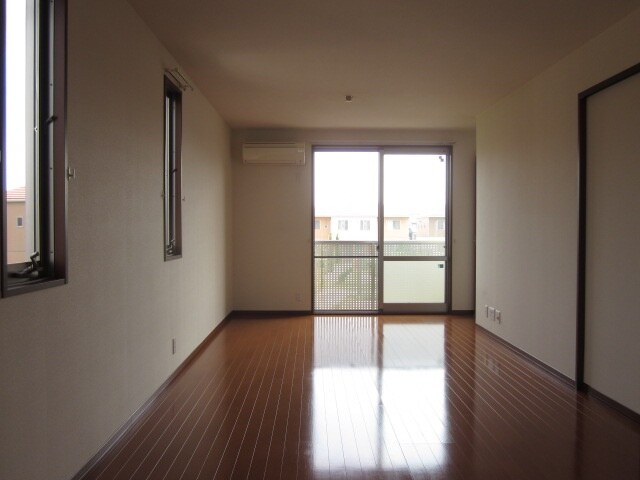 ヴィレ・エトワール Hの物件内観写真