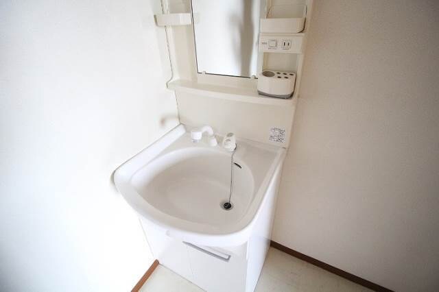 ヴィレ・エトワール Hの物件内観写真