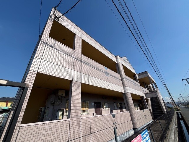 クオリティパレスの物件外観写真