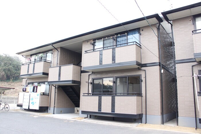 コニファーガーデン　３棟の物件外観写真