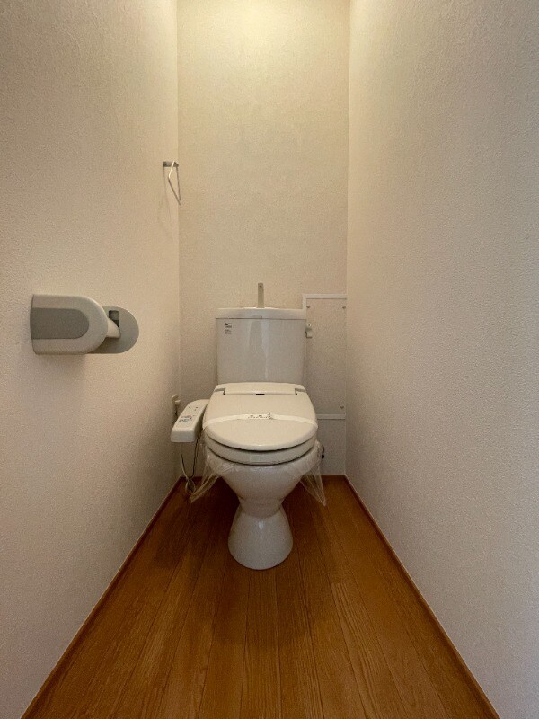 イエンビュ沖　Ａの物件内観写真