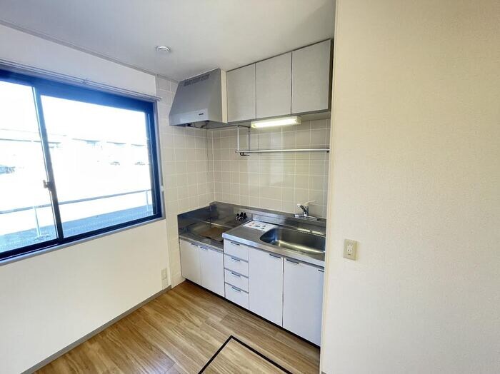 ロイヤルパレス新倉　B棟の物件内観写真