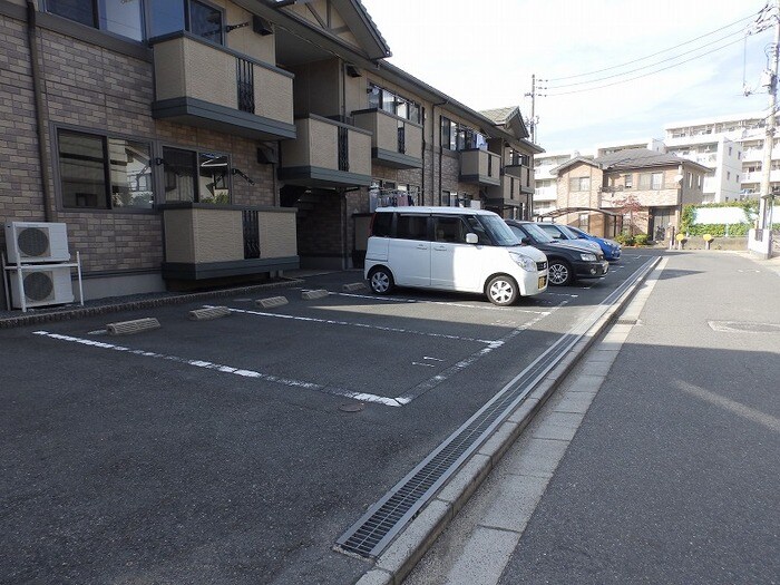 サンセール植田の物件外観写真