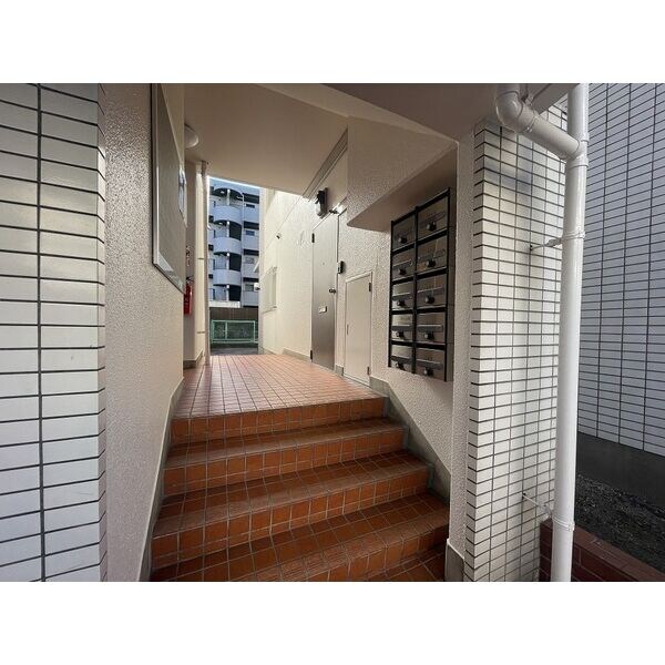 牧の原中央マンションの物件外観写真