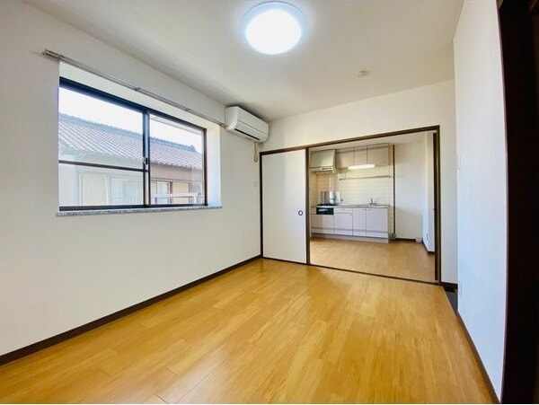 サンハウス横前の物件内観写真