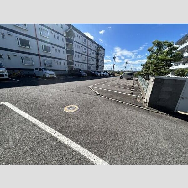 衣浦マンションC棟の物件外観写真