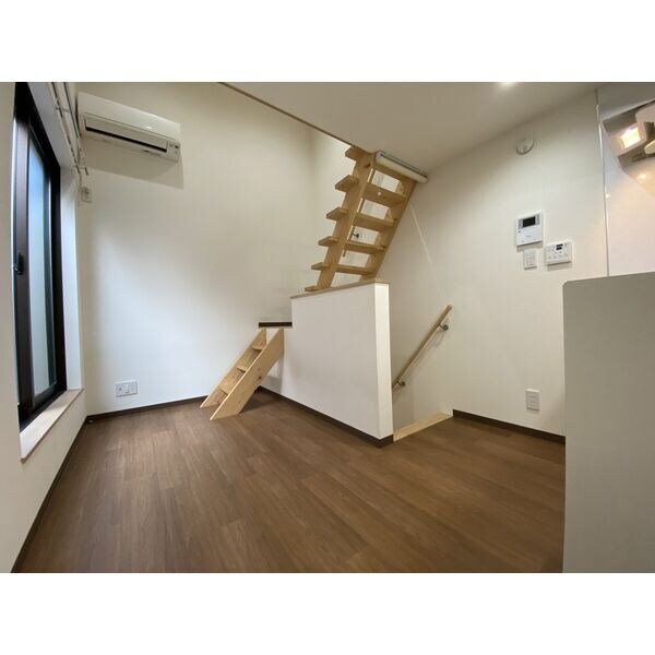 アースクエイク川間の物件内観写真