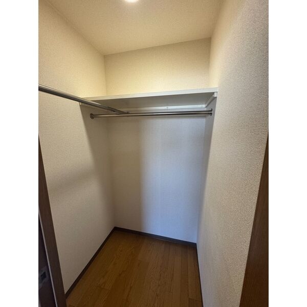 新舞子駅 徒歩4分 2階の物件内観写真