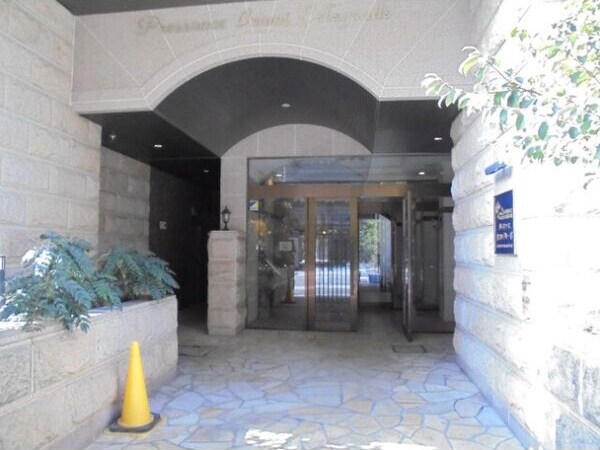 プレサンス泉セレグレードの物件外観写真