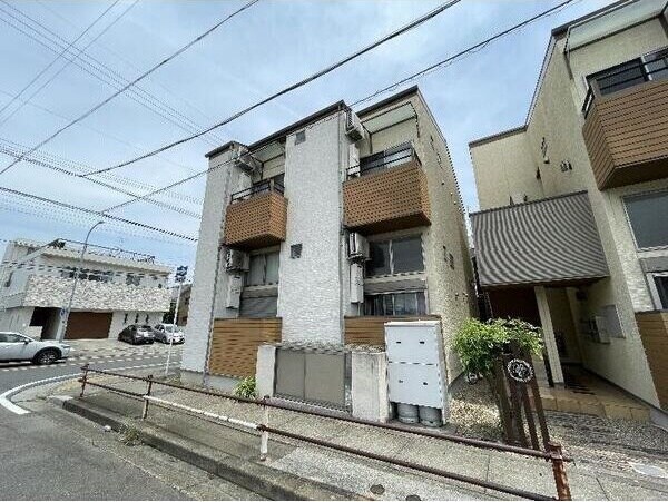 ビルーチェAの物件外観写真