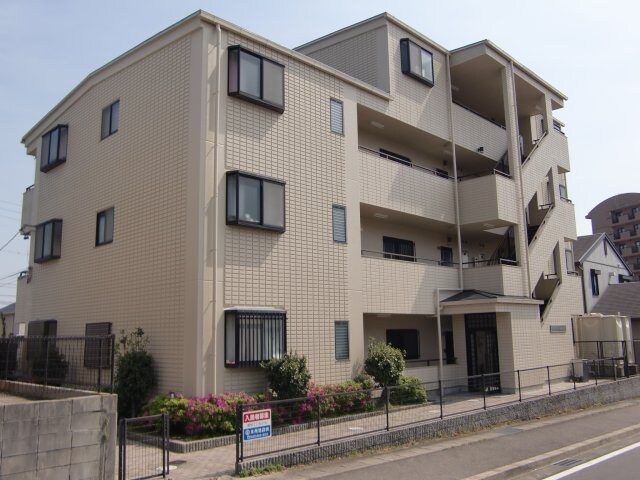 クィーンハイツ滝の水の物件外観写真