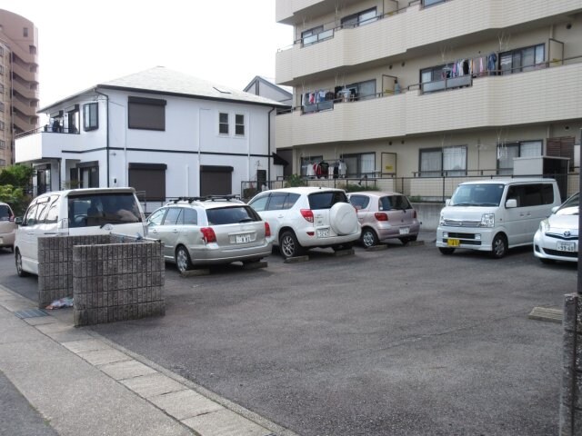 クィーンハイツ滝の水の物件外観写真