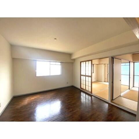 プレズ名古屋入場の物件内観写真