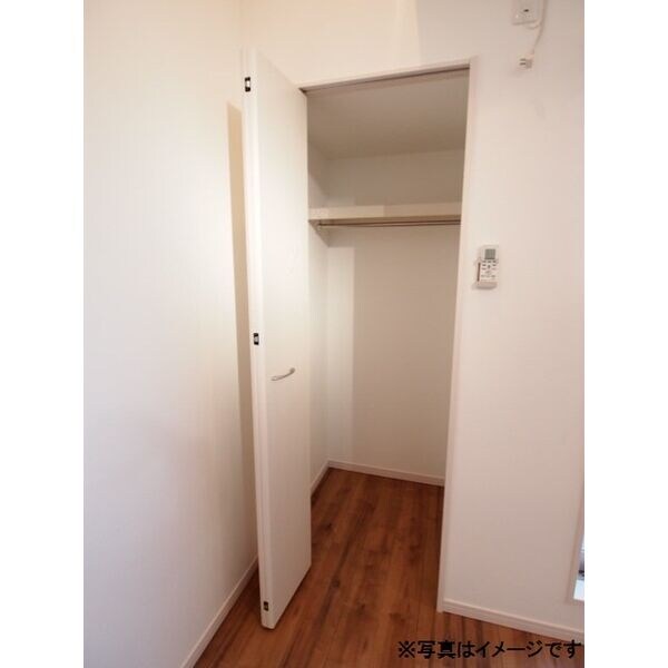 シャンフェルト原の物件内観写真