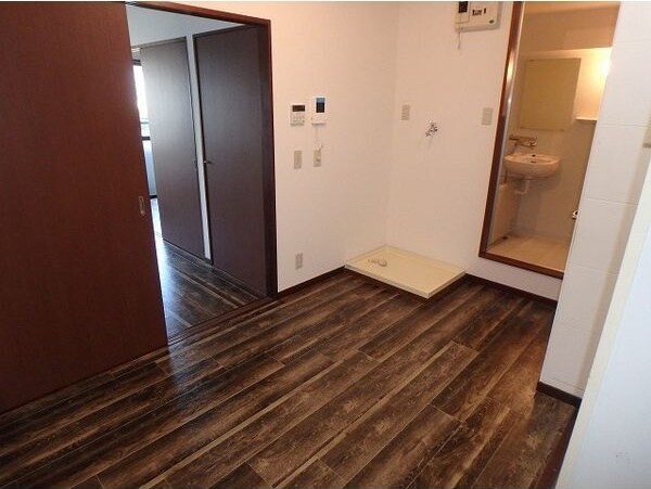 エムズハウス栄の物件内観写真