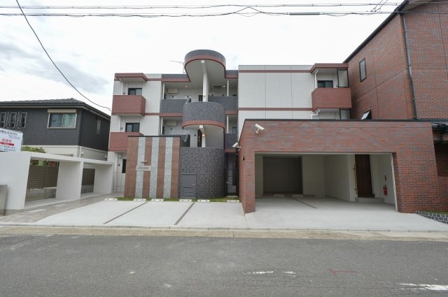 セレニティの物件外観写真