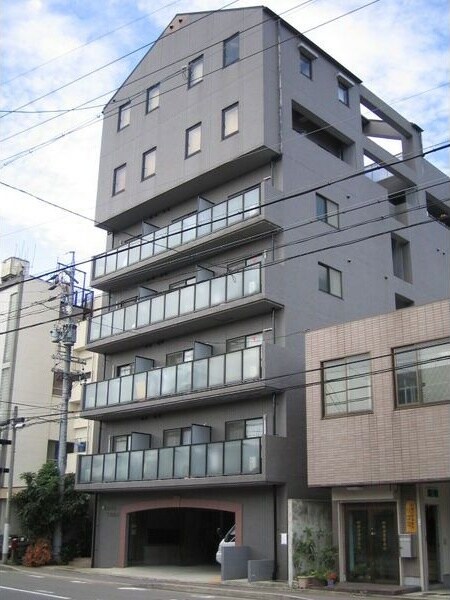 AZUR　TORIIの物件外観写真