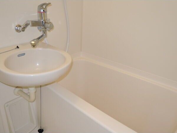 AZUR　TORIIの物件内観写真