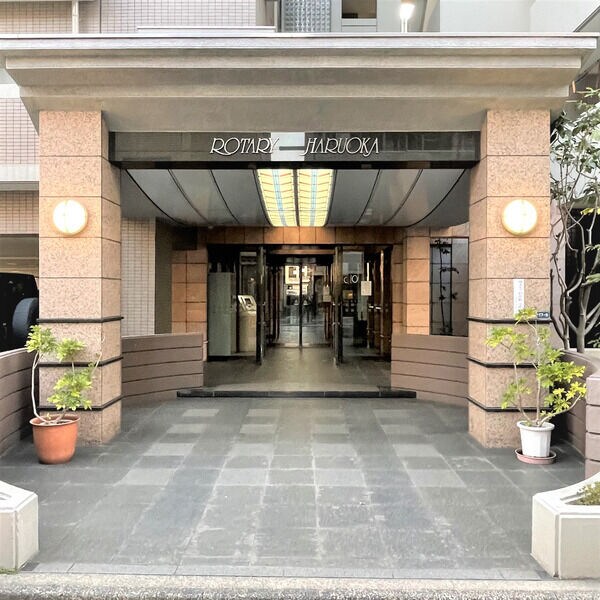 ロータリー春岡の物件外観写真