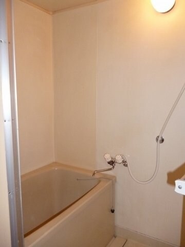 高畑駅 バス21分  八百島下車：停歩2分 2階の物件内観写真