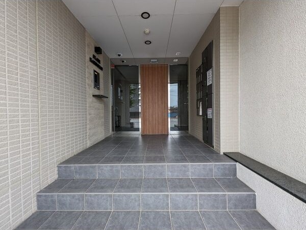 PLATZ KAKUOZANの物件外観写真