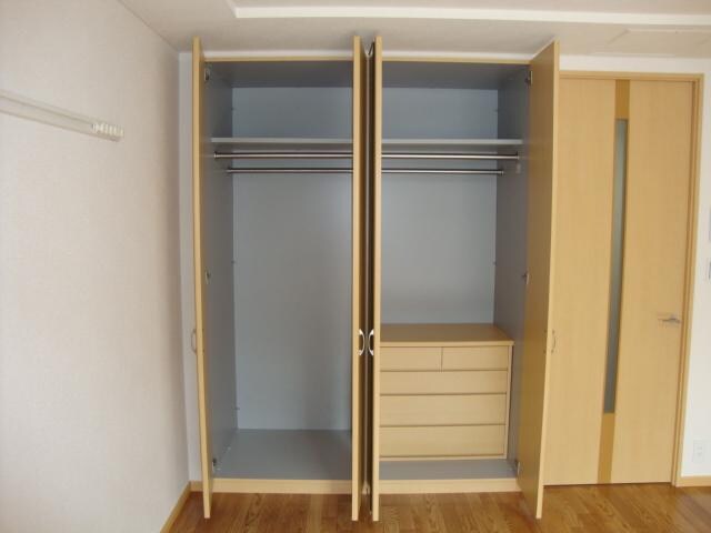 ウェル　ＩＺＵＭＩの物件内観写真