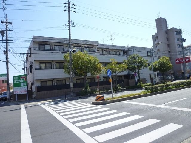 アヴェニュー高畑の物件外観写真