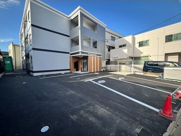 SK Residence Nagoyaの物件外観写真