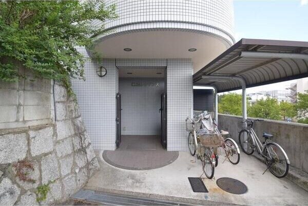 CSレジデンスの物件外観写真