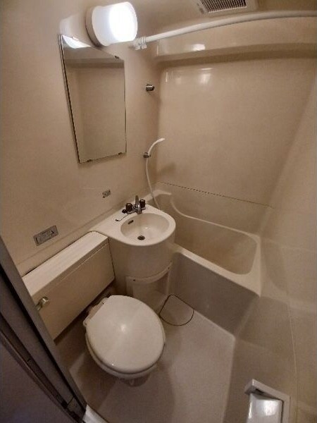 レスカール千代田の物件内観写真