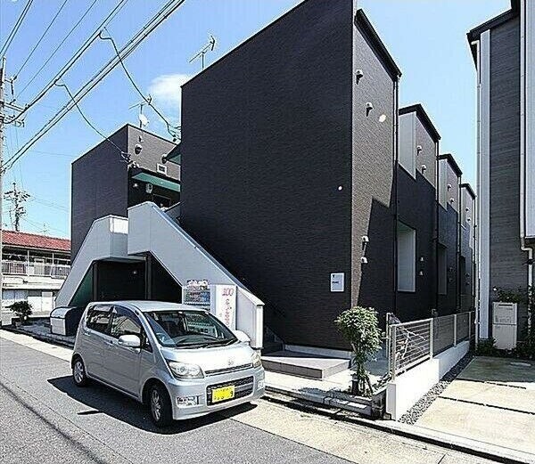 フランの物件外観写真