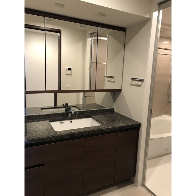 プラウドタワー名古屋栄の物件内観写真