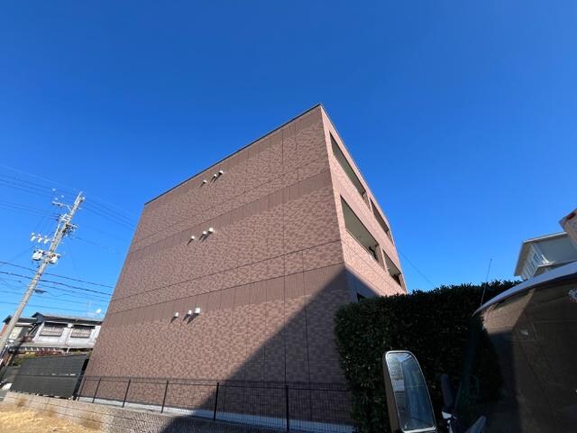 ステイタカダの物件外観写真