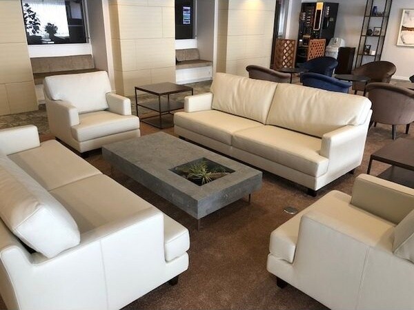 国際センター駅 徒歩3分 10階の物件外観写真