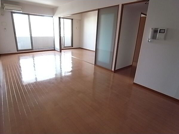 国際センター駅 徒歩3分 10階の物件内観写真