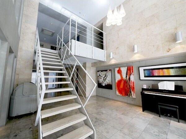 泉アパートメントの物件外観写真