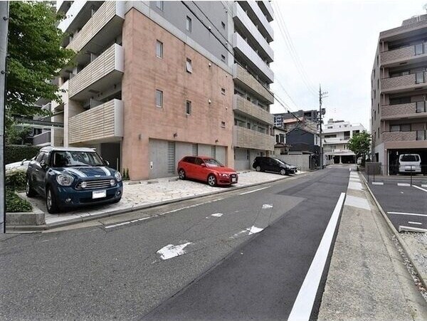 泉アパートメントの物件外観写真