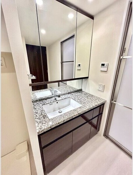 プラウドタワー名古屋伏見の物件内観写真