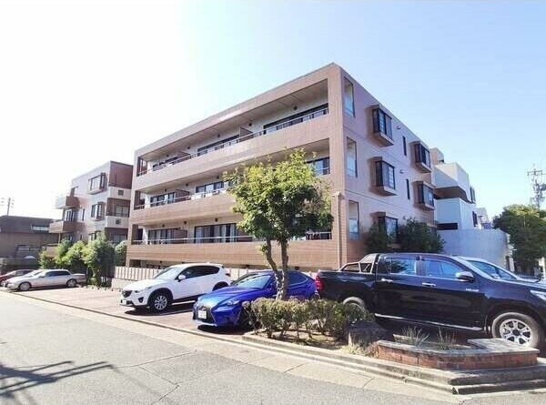 ビラ三秀山中の物件外観写真