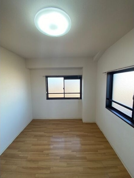 ロイヤル栄光の物件内観写真