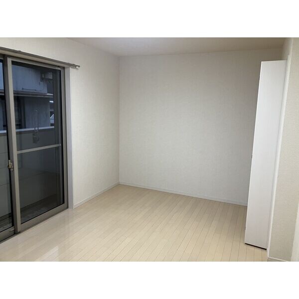 クレフラスト道徳駅前の物件内観写真