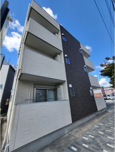 Patria高畑の物件外観写真