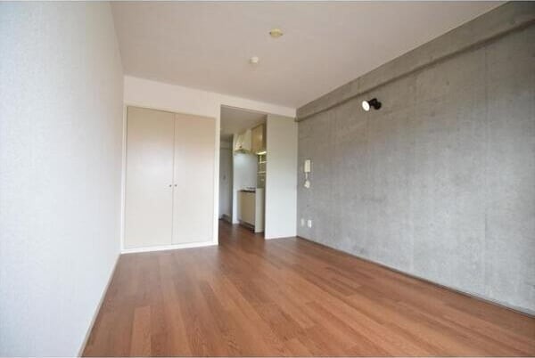 ノーサレンダーの物件内観写真